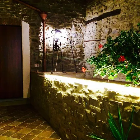 Pozzo Medievale * Prignano Cilento